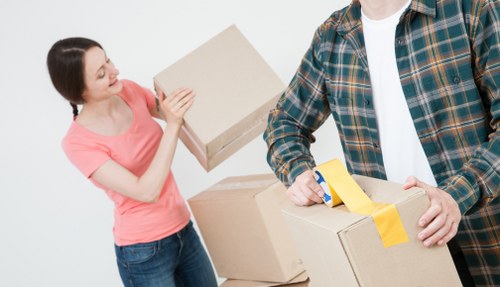 Putney removal truck hire for domestic and commercial customers