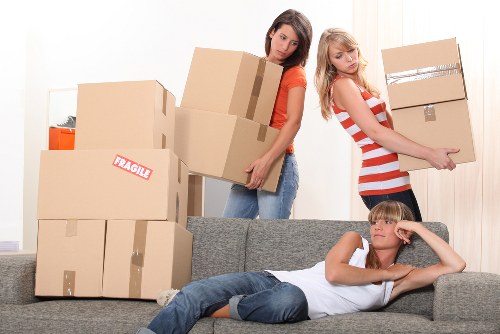 Flat and apartment moving support in Putney